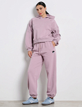 LESS IS MORE JOGGER