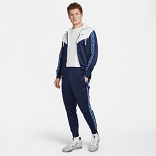 Nike Sportswear Repeat