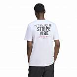 TRIPLE STRIPE VIBE GRAPHIC T-SHIRT