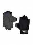 NIKE M ESSENTIAL FG