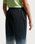 Nike Sportswear Studio