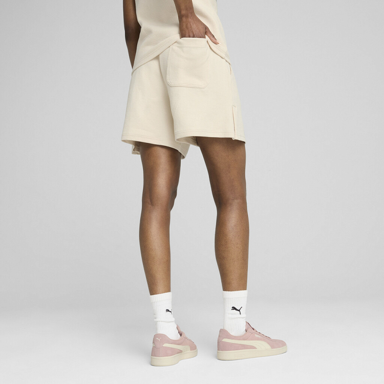 HER High-Waist Shorts 5"