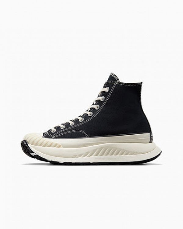 CHUCK 70 AT CX PLATFORM