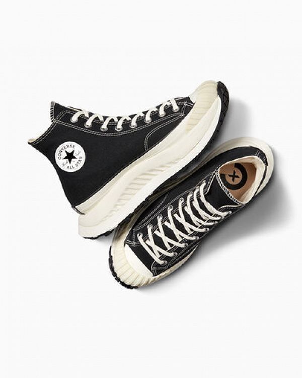 CHUCK 70 AT CX PLATFORM