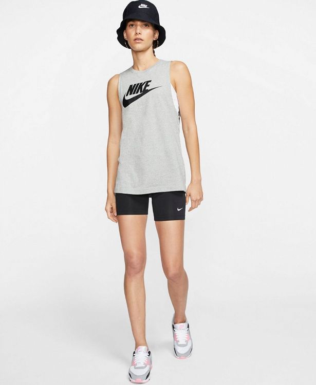Nike Sportswear T