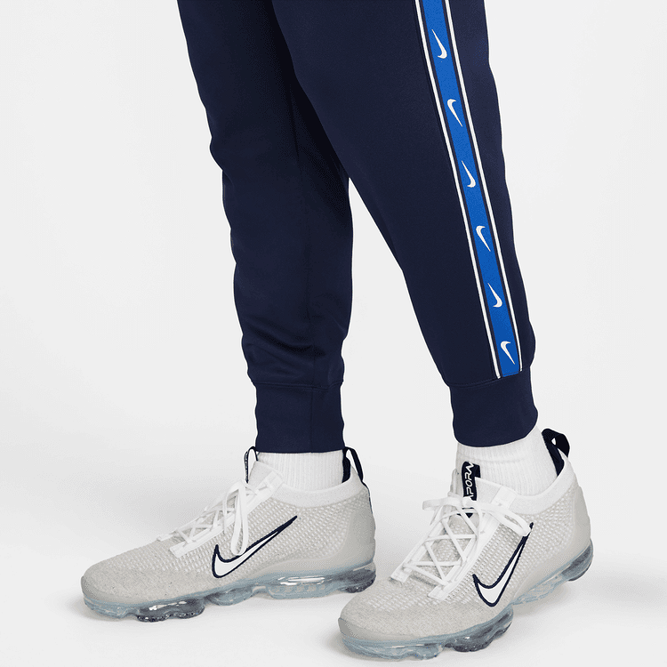 Nike Sportswear Repeat
