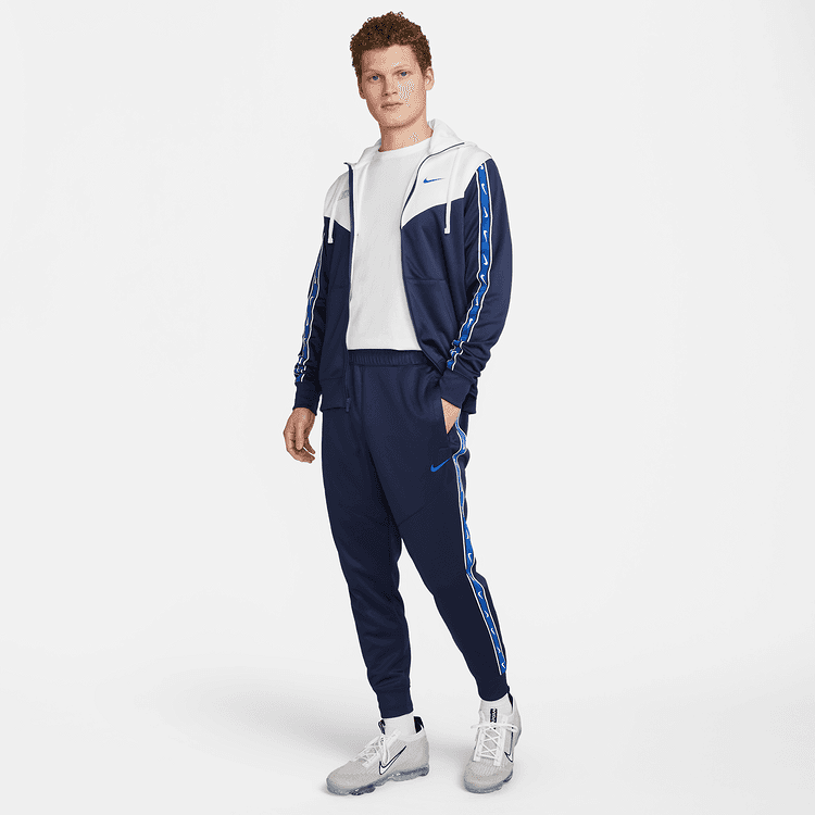 Nike Sportswear Repeat