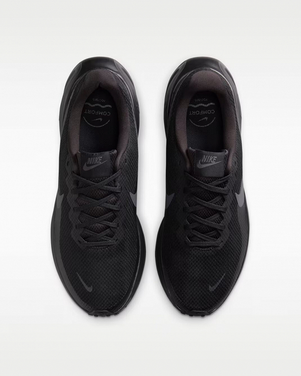 Nike Revolution 8