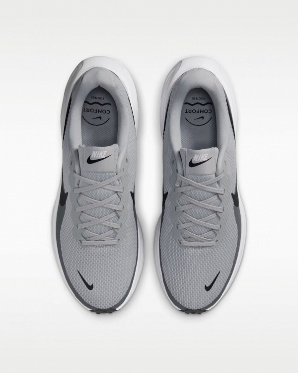 Nike Revolution 8