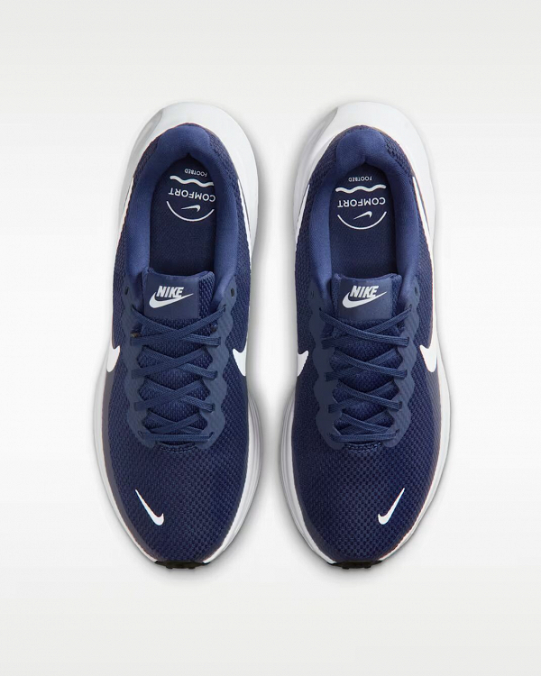 Nike Revolution 8