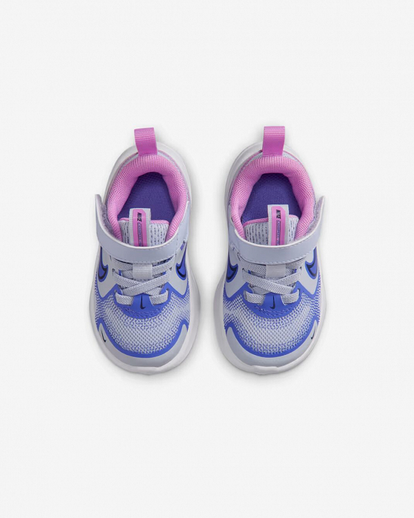 Nike Cosmic Runner