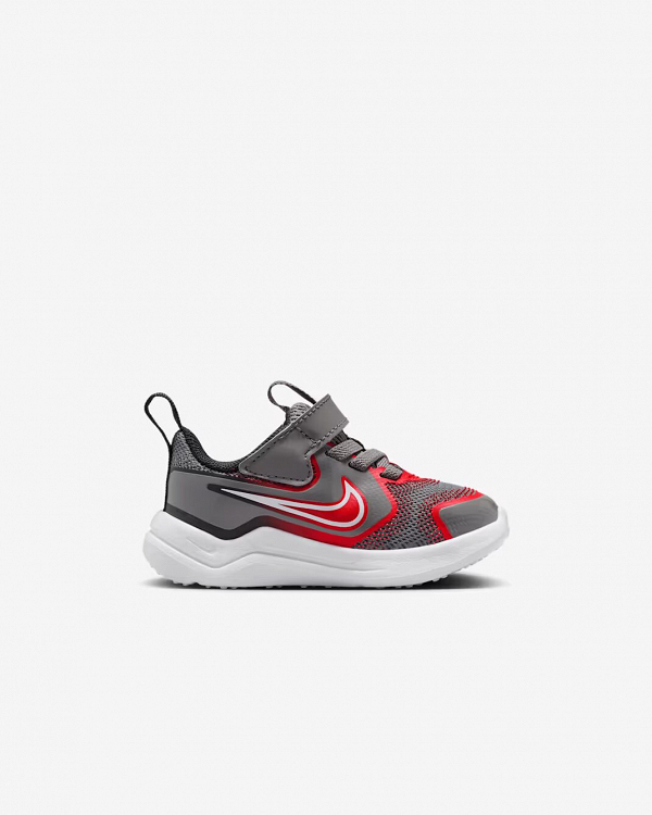 Nike Cosmic Runner