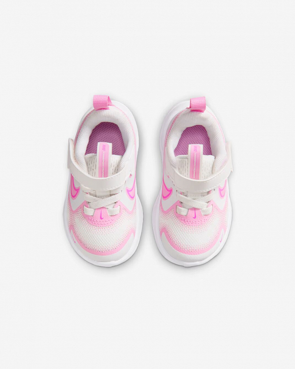 Nike Cosmic Runner
