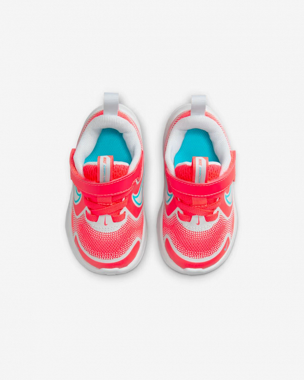 Nike Cosmic Runner