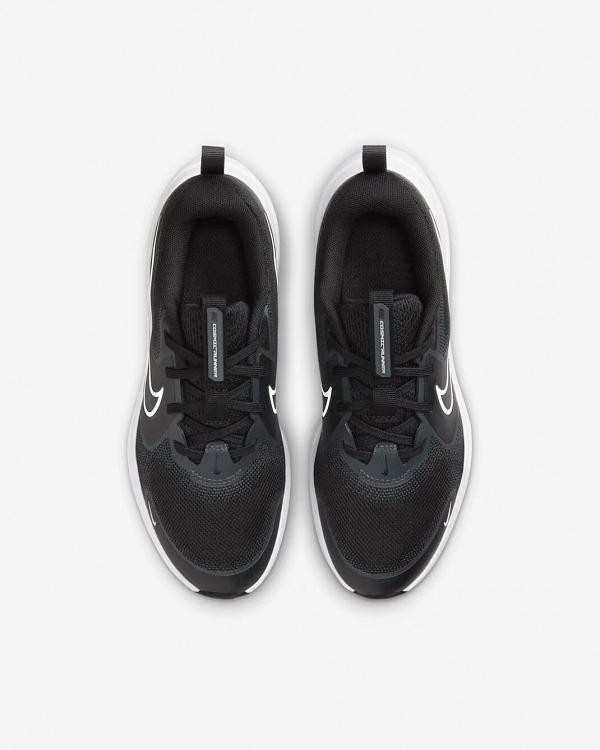 Nike Cosmic Runner
