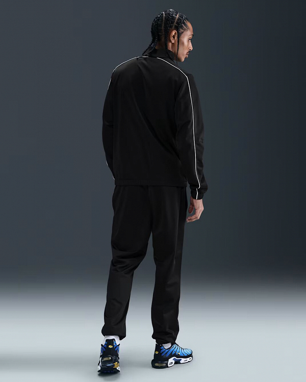Nike Sportswear Club