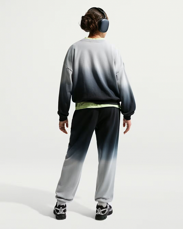 Nike Sportswear Studio