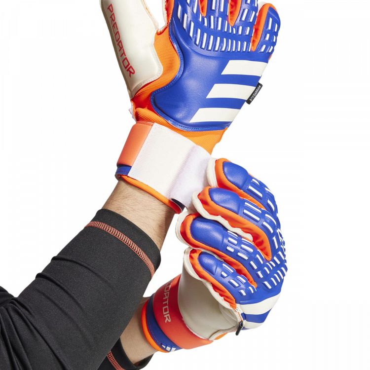 PREDATOR GOALKEEPER GLOVES MATCH FINGERSAVE