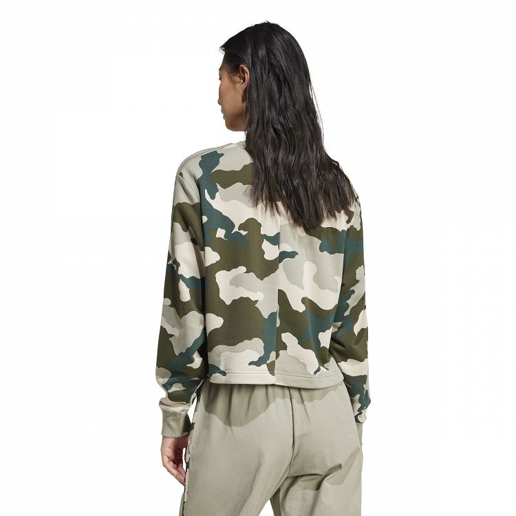 ESSENTIALS 3 STRIPES CAMO PRINT CROPPED SWEATSHIRT