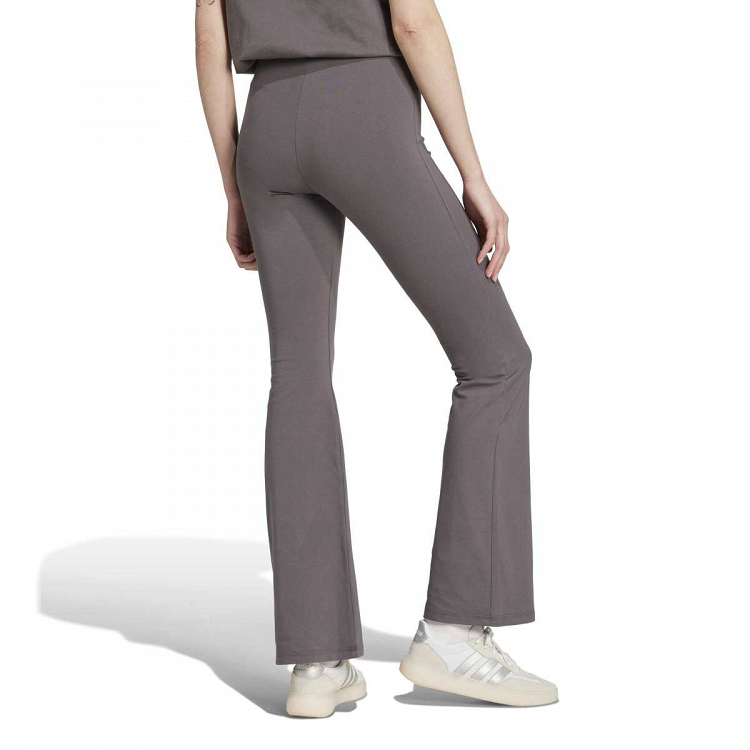ESSENTIALS SMALL LOGO FLARED LEGGINGS