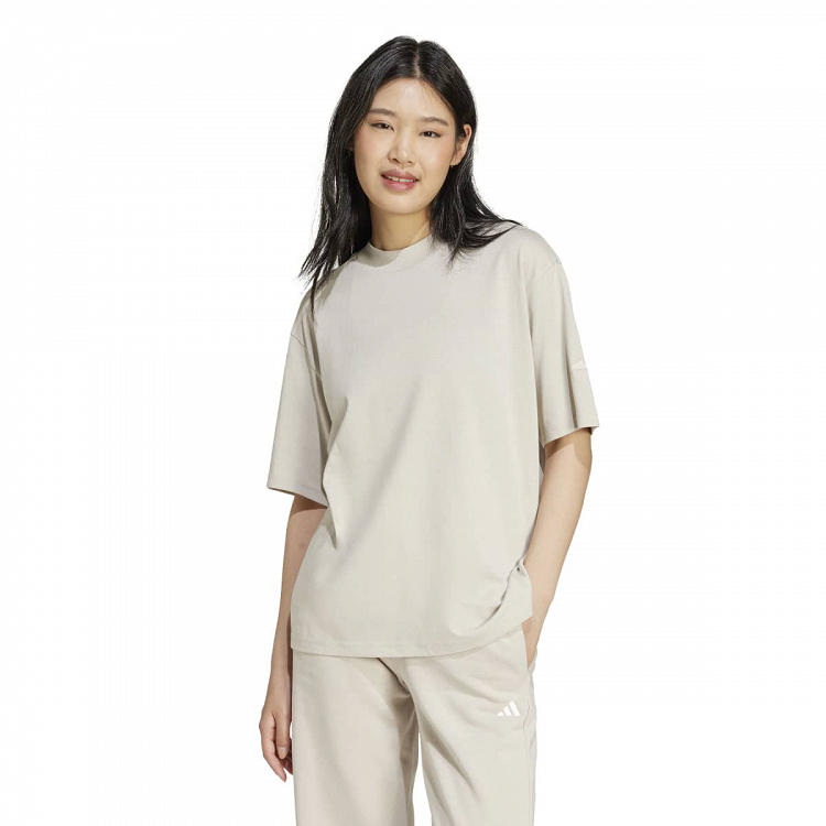 ESSENTIALS CONTEMPORARY LOGO BOYFRIEND  T-SHIRT