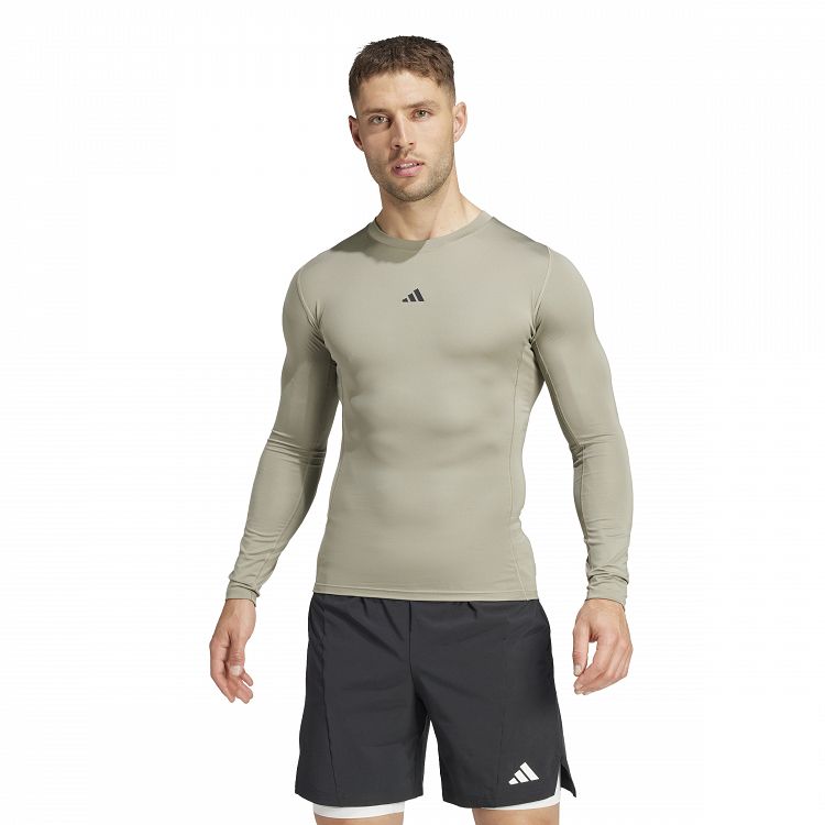 TECHFIT COMPRESSION TRAINING  LONGSLEEVE TEE