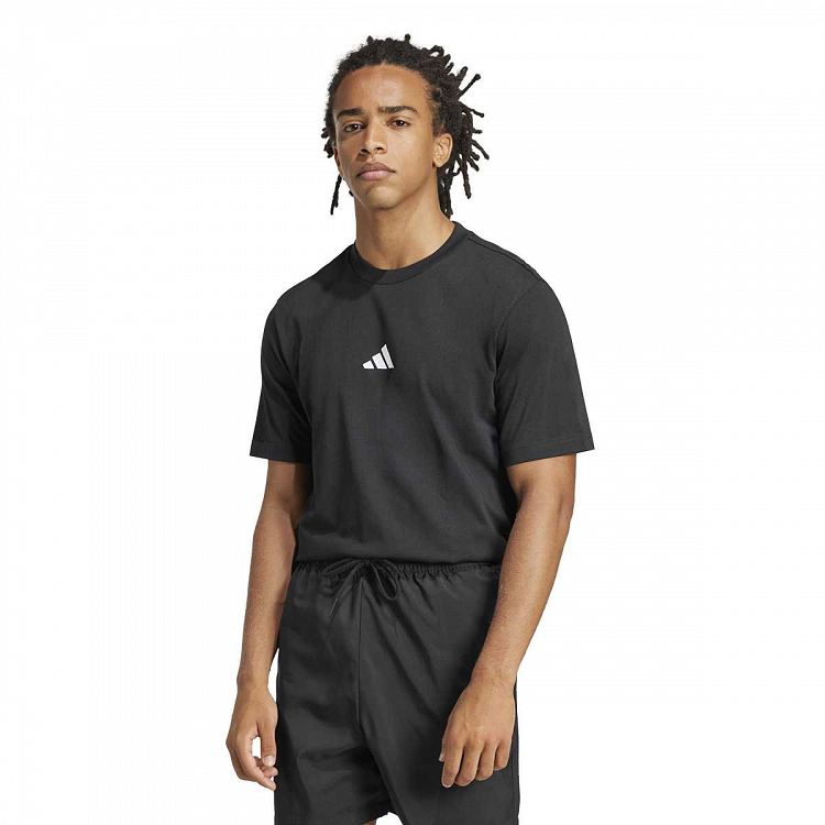 ESSENTIALS SMALL LOGO SINGLE JERSEY TEE