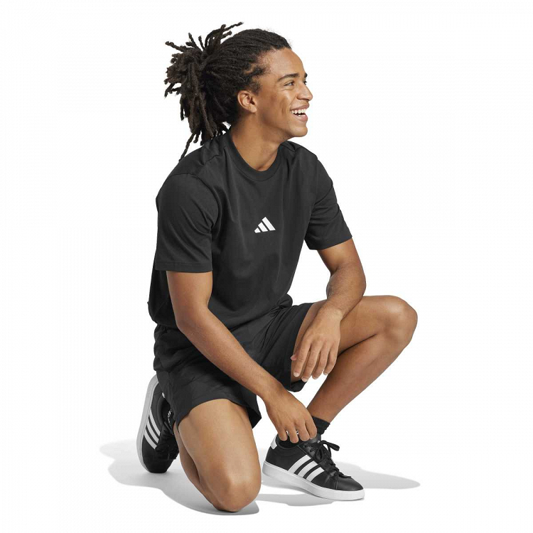 ESSENTIALS SMALL LOGO SINGLE JERSEY TEE
