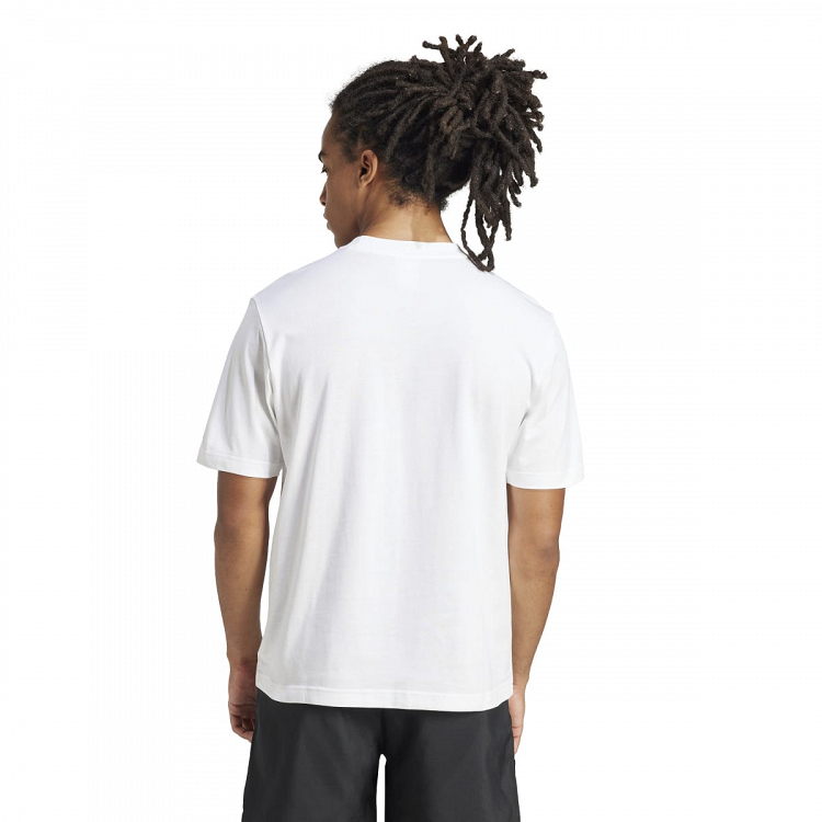 ESSENTIALS SMALL LOGO SINGLE JERSEY TEE