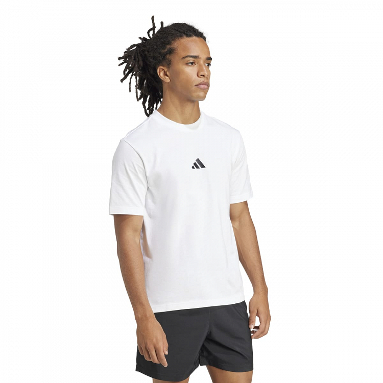 ESSENTIALS SMALL LOGO SINGLE JERSEY TEE