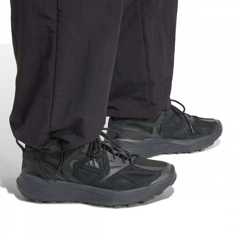 ESSENTIALS SMALL LOGO WOVEN OPEN HEM PANT