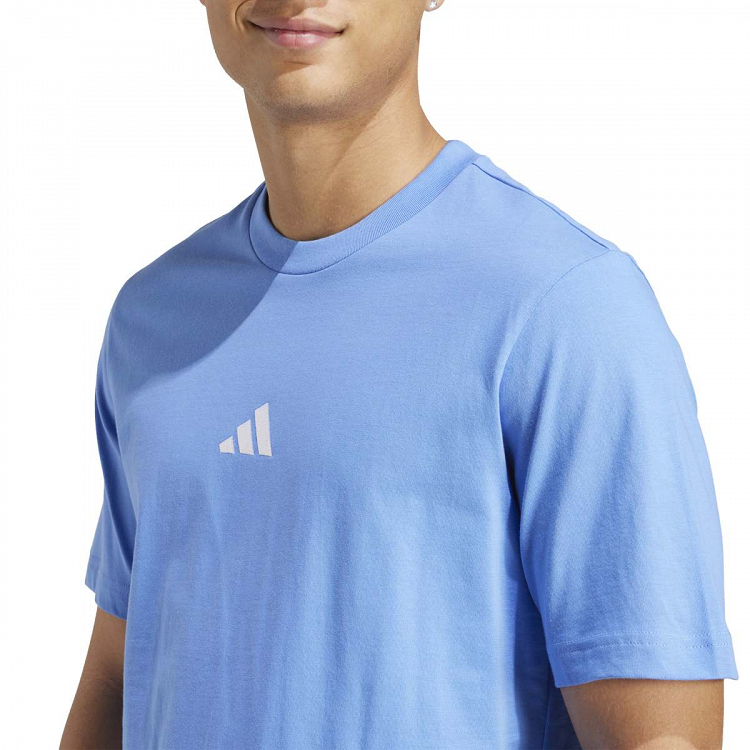 ESSENTIALS SMALL LOGO SINGLE JERSEY TEE