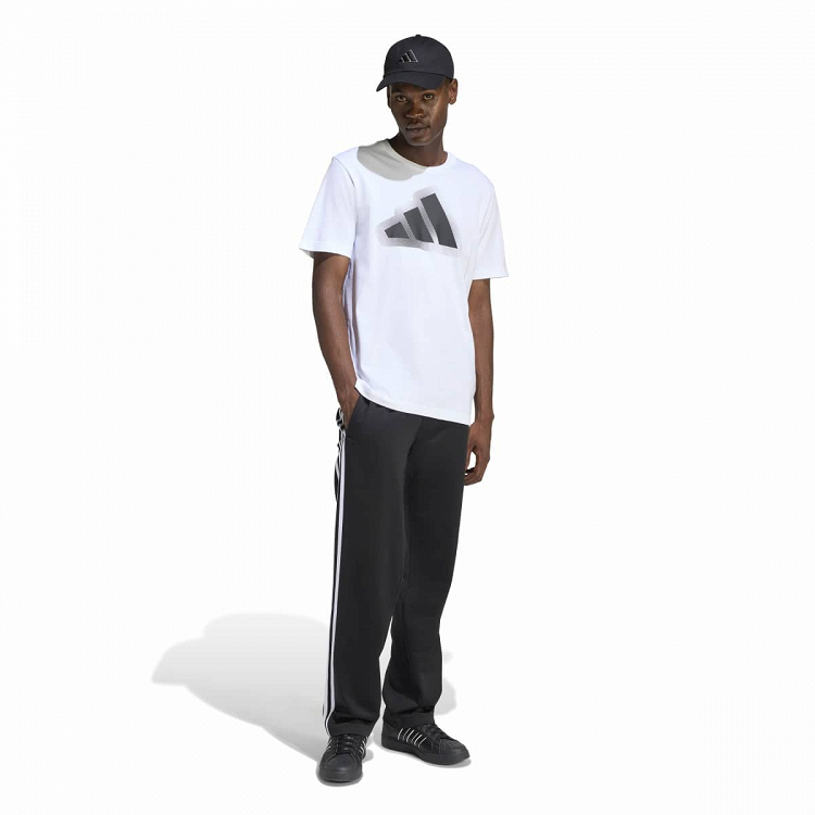 MODERN ESSENTIALS GRAPHIC T-SHIRT