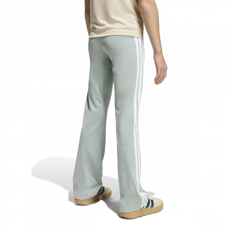 TRAIN ESSENTIALS 3-STRIPES FLARED LEGGINGS