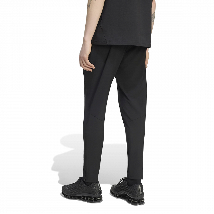 Liverpool FC Tiro Travel Pants