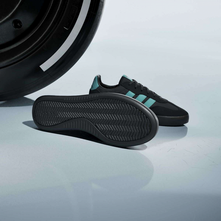 MERCEDES - AMG PETRONAS FORMULA ONE TEAM BARREDA DECODE SHOES