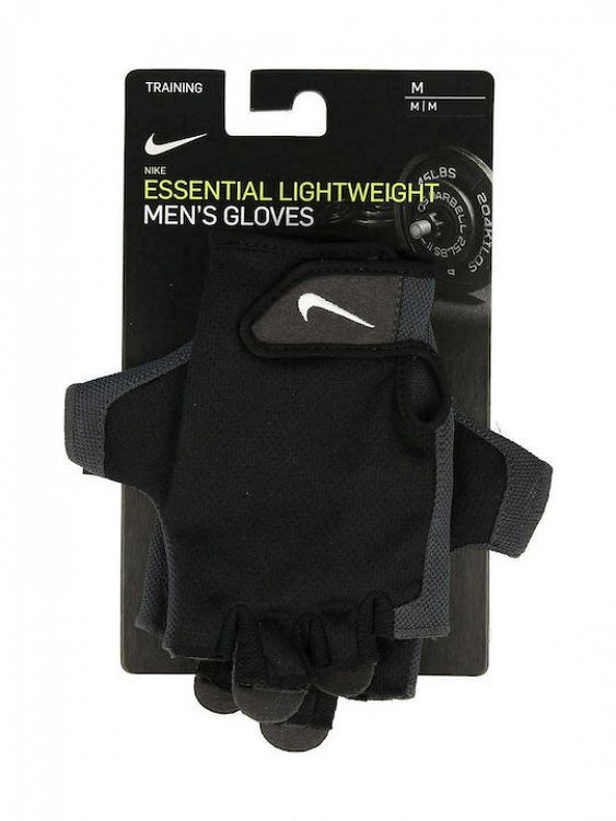 NIKE M ESSENTIAL FG
