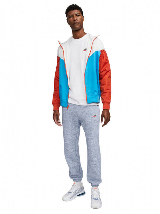 Nike Sportswear Club