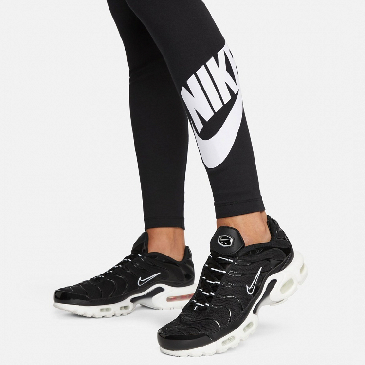 Nike Sportswear Classics