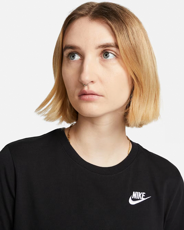Nike Sportswear Club Essentials