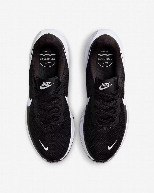 Nike Revolution 8
