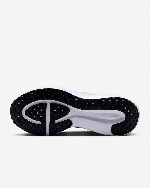 Nike Revolution 8