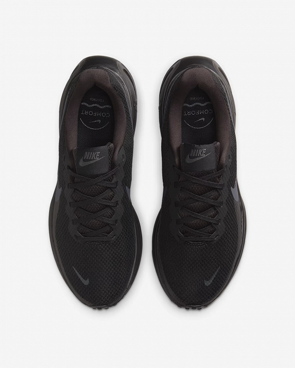 Nike Revolution 8