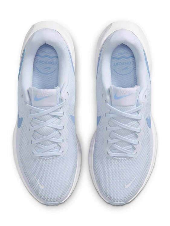 Nike Revolution 8