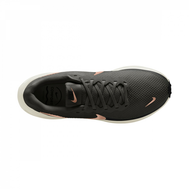 Nike Revolution 8