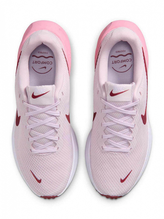 Nike Revolution 8