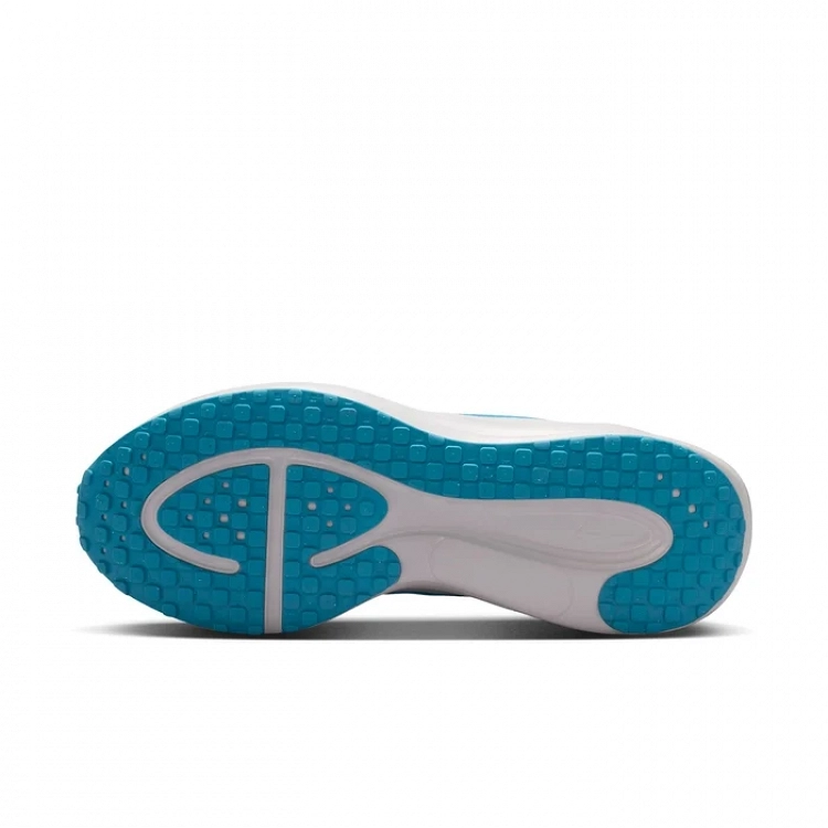 Nike Revolution 8