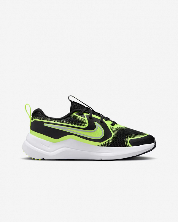 Nike Cosmic Runner