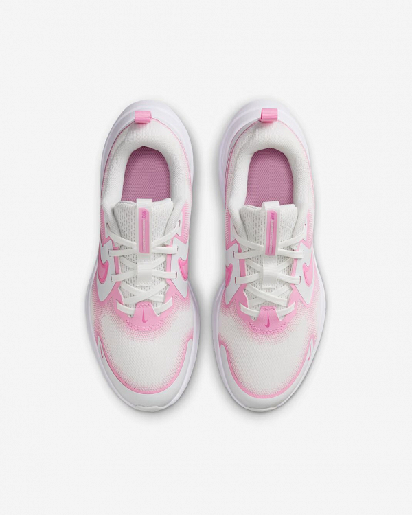 Nike Cosmic Runner