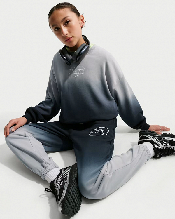 Nike Sportswear Studio